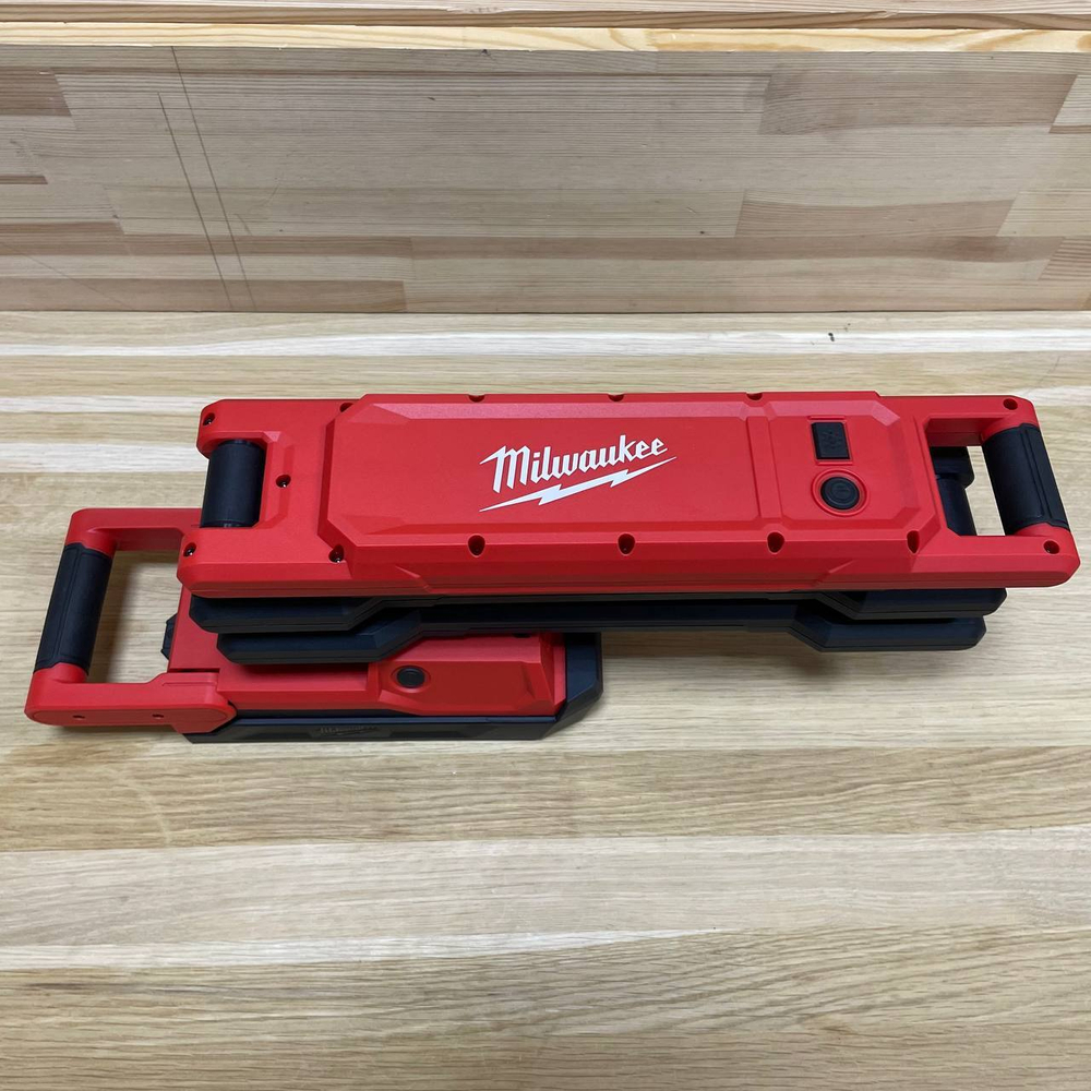 Легкий старт: Аккумуляторный фонарь светодиодный Milwaukee M18 ABL-0 с изменяемым углом наклона 4933498147