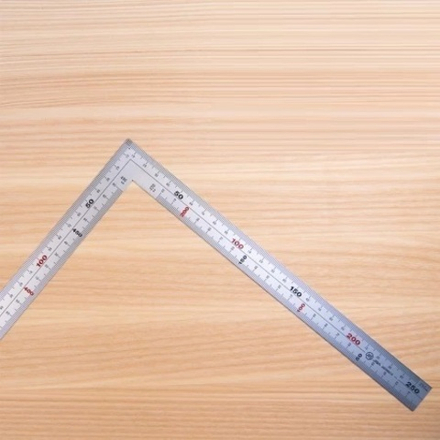 Угольник строительный тонкий гибкий 500 х 250 мм, отсчёт нижней шкалы - ко внутреннему углу, разметка с 2 сторон, работает как глубиномер Shinwa М00013222