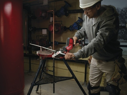 Легкий старт: Сабельная пила аккумуляторная компактная MILWAUKEE M12 FUEL CHZ-0 4933446960