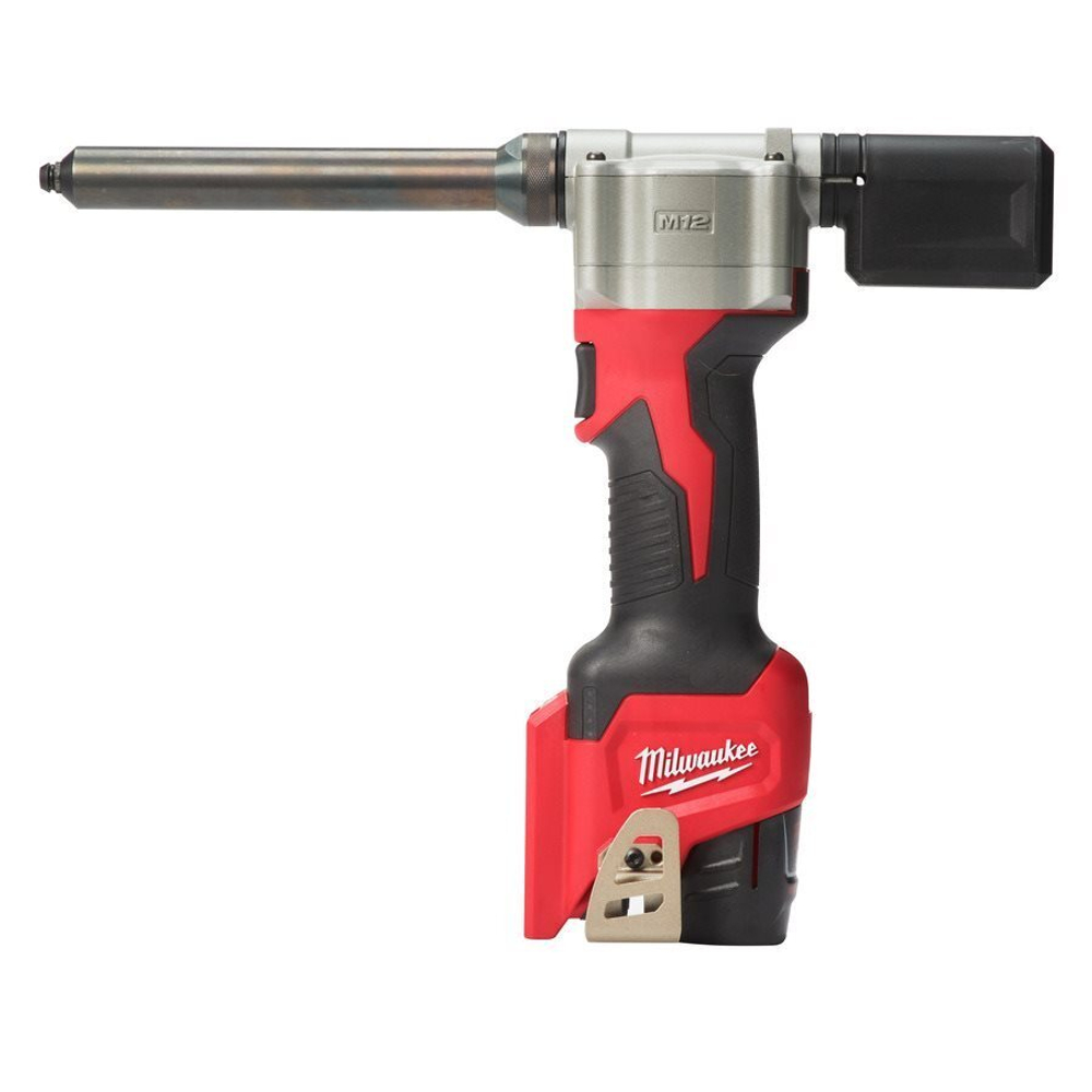 Легкий старт: Аккумуляторный заклепочник MILWAUKEE M12 BPRT-0 4933464404
