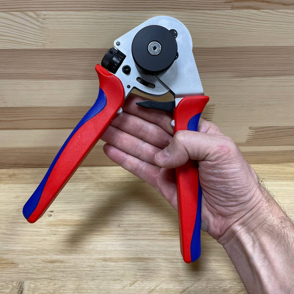 Пресс-клещи для тетрагональной опрессовки точеных контактов, с локатором, 0.14 - 6.0 мм2 , max 7.5 м KNIPEX KN-975265