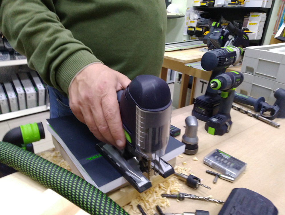 Новинка! Комплект аккумуляторный FESTOOL РАСШИРЕННЫЙ: Дрель - шуруповёрт T 18+3 HPC 4,0 I-Plus с двумя аккумуляторами, быстрозарядным устройством 576446, Погружная пила TSC 55 18/36 В KEB-Basic 576712, Маятниковый лобзик CARVEX PSC 420 18 В EB-Basic 576521, Алмазная ручная отрезная система с УШМ DSC-AGC 18-125 FH EB-Basic 576829 в систейнерах N0155-4AM
