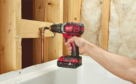 Легкий старт: Аккумуляторная дрель - шуруповерт M18 BDD-0 MILWAUKEE 4933443530