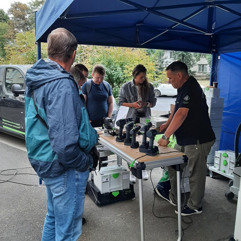 СУПЕР ХИТ! Комплект OF 1010 REBQ-Plus FESTOOL Вертикальный фрезер OF 1010, боковой упор, устройство для установки на шину - направляющую в систейнере 576919