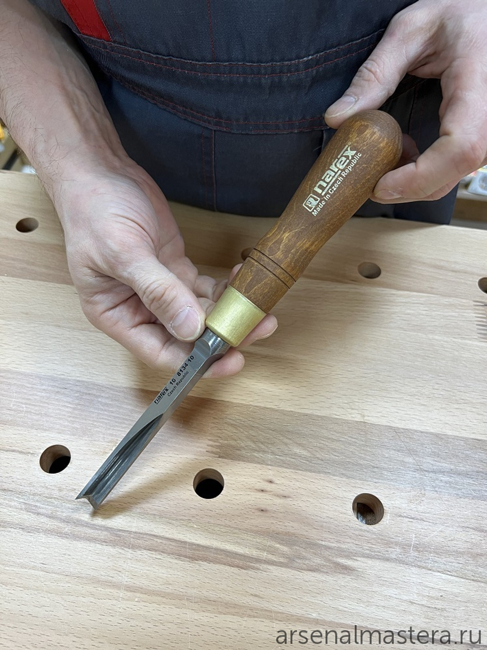 ЛЕТОМ НИЖЕ ХИТ! Стамеска угловая 10 мм Narex Wood Line Plus 813410