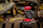 ХИТ КОМПЛЕКТ! В кейсе M18 FUEL FMTIW2P12-502X: Аккумуляторный гайковерт FMTIW2P12-0X плюс 2 Аккумулятора B5 5.0 Ач плюс Быстрозарядное устройство M12-18 FC MILWAUKEE 4933478453