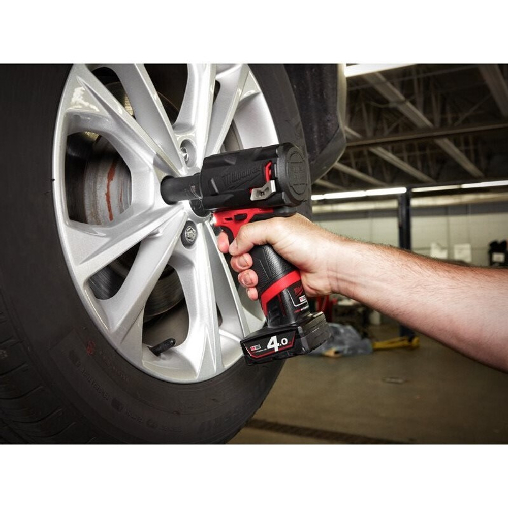 Легкий старт: Аккумуляторный импульсный гайковерт MILWAUKEE M12 FUEL FIWF12-0 4933464615