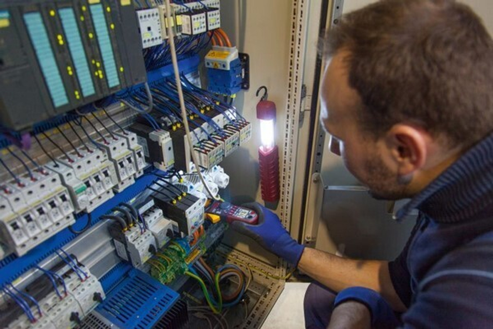 Рабочий фонарь LED Testboy Light 500 с NiMH аккумулятором и магнитным креплением TestboyLight500