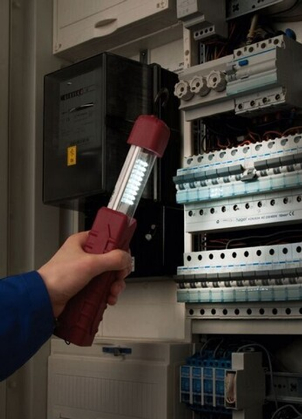 Рабочий фонарь LED Testboy Light 500 с NiMH аккумулятором и магнитным креплением TestboyLight500