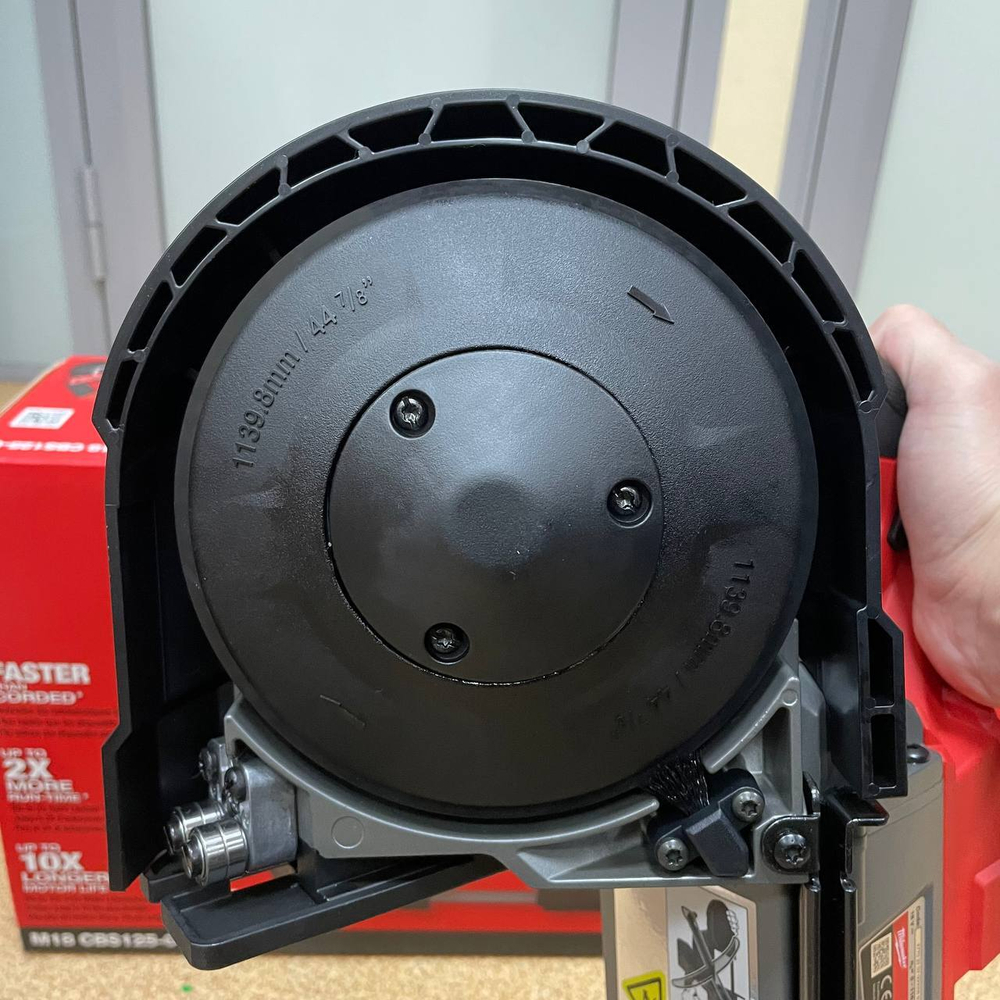 Легкий старт: Аккумуляторная ленточная пила по металлу M18 FUEL CBS125-0 Milwaukee 4933447150