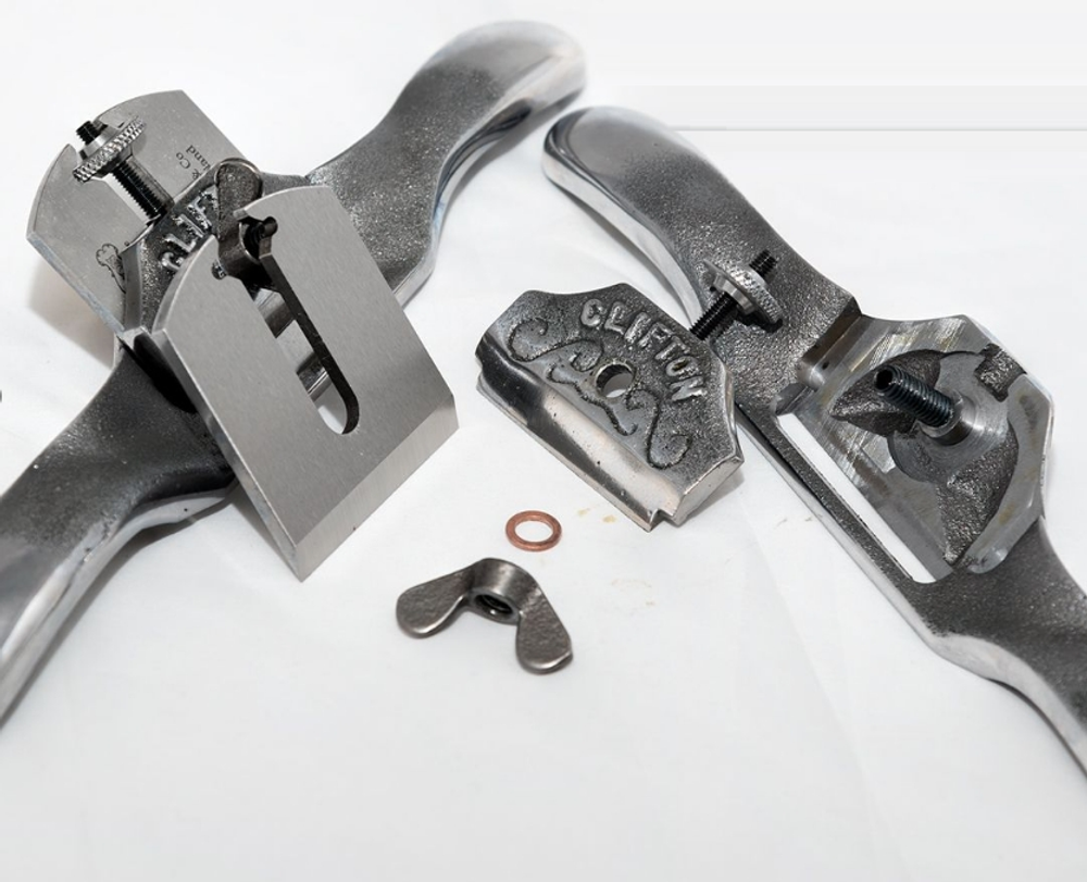 Стружок с выпуклой подошвой Clifton N650 Curved Bottom Straight Spokeshave, длина 245 мм, ширина ножа 52 мм, угол заточки 25 гр. М00013351