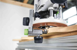 СУПЕР ХИТ! Комплект OF 1010 REBQ-Plus FESTOOL Вертикальный фрезер OF 1010, боковой упор, устройство для установки на шину - направляющую в систейнере 576919