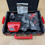 УДОБНЫЙ КОМПЛЕКТ ХИТ! В кейсе M12 FPDXKIT-202X: Субкомпактная ударная аккумуляторная дрель со съемным патроном с 2 шт Аккумуляторами M12 B2 2.0 Ач, Зарядное устройство C12 Milwaukee 4933464138