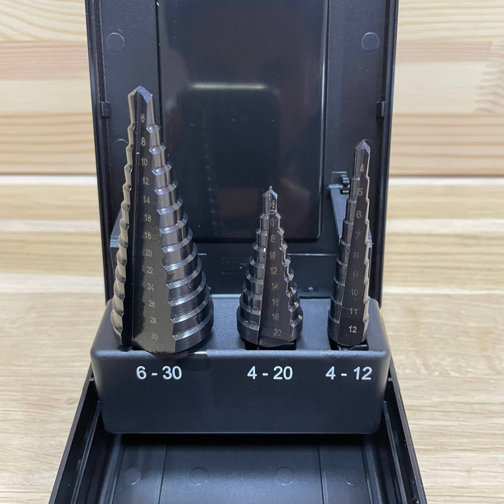 Новинка! Набор из 3 сверл ступенчатых по металлу ZALTAR HSS TiAlN, Gr.1/2/3 D 4-12, 4-20, 6-30 мм прямая канавка, трехплоскостной хвостовик ZA-50071