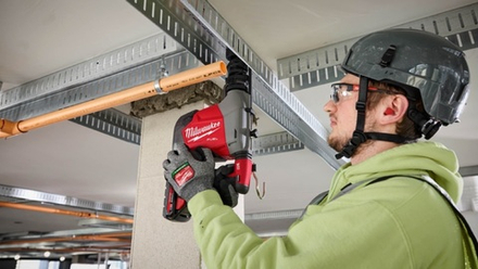 Легкий старт: Аккумуляторный SDS-Plus перфоратор (бесщеточный двигатель) со встроенной системой пылеудаления M18 FHAFOH16-0X MILWAUKEE 4933493532