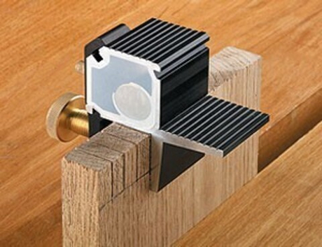 Стусло Veritas Right-Angle Saw Guide для прямых шипов магнитное 05T04.01 М00003365