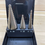 Новинка! Набор из 3 сверл ступенчатых по металлу ZALTAR HSS, Gr.1/2/3 D 4-12, 4-20, 6-30 мм прямая канавка, трехплоскостной хвостовик ZA-05332