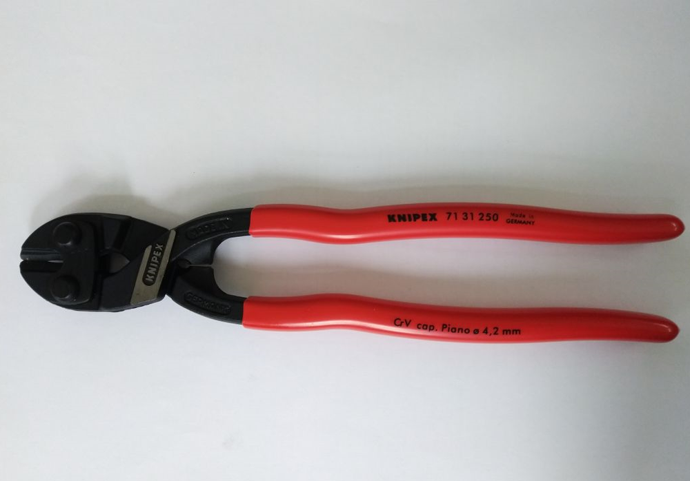 Болторез компактный 250 мм CoBolt XL, с выемкой на кромках, обливные ручки 71 31 250 KNIPEX KN-7131250