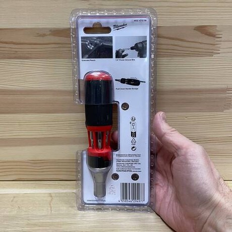 Отвертка с трещоткой 9 в 1 PH1 / PH2 / PZ1 / PZ2 / T15 / T20 / SL 5.5 MILWAUKEE 4932471598