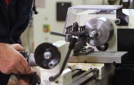 Токарный станок по металлу винторезный настольный 230 В 1,3 кВт BD-8A JET 50000085MA