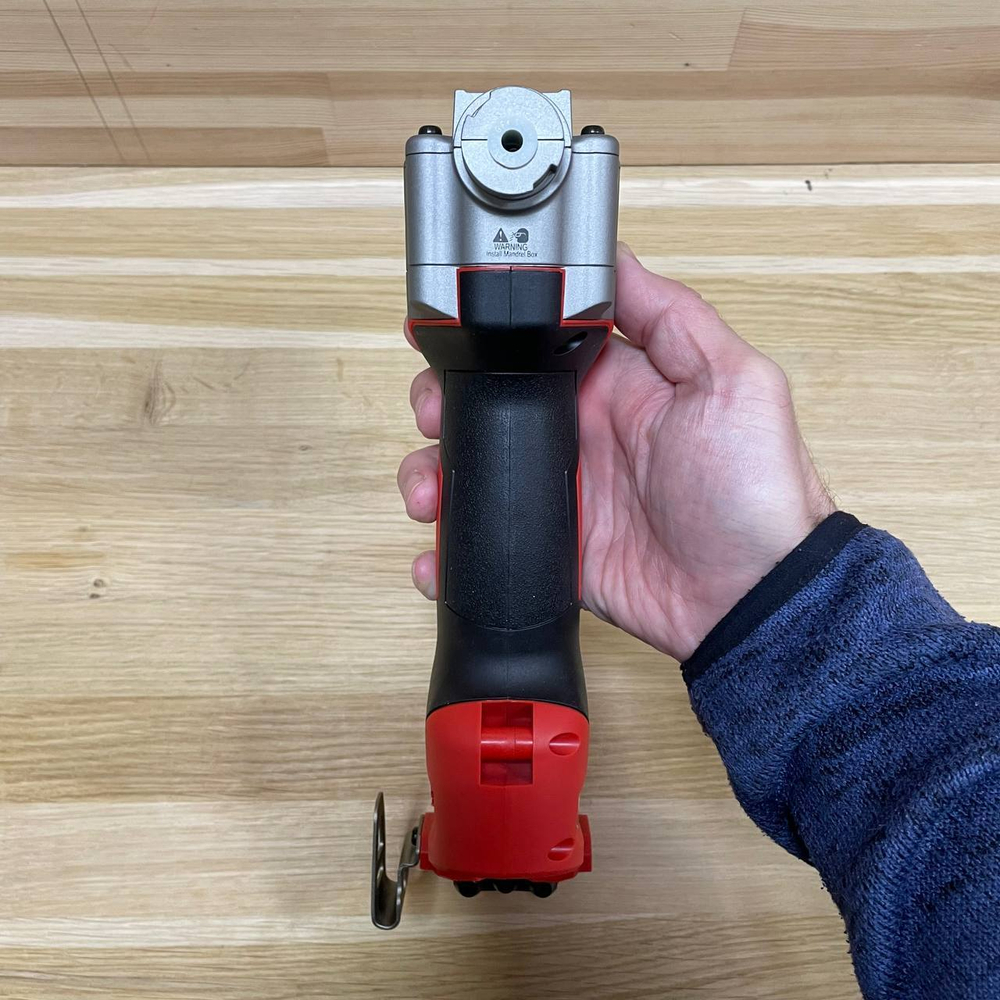 Легкий старт: Аккумуляторный заклепочник MILWAUKEE M12 BPRT-0 4933464404