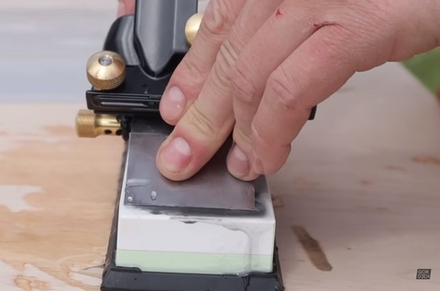 ХИТ! Японский камень точильный водный комбинированный на подставке 180 х 60 х 28 мм 1000 / 3000 грит Hatamoto Tojiro HT0960