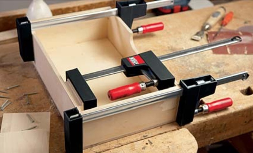 Универсальный зажим (Струбцина корпусная) UK BESSEY BE-UK30