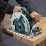 Новинка! Пила дисковая Makita 1,8 кВт, диск 210/30 мм для продольной и поперечной распиловки древесины глубиной до 75,5 мм 5008MG