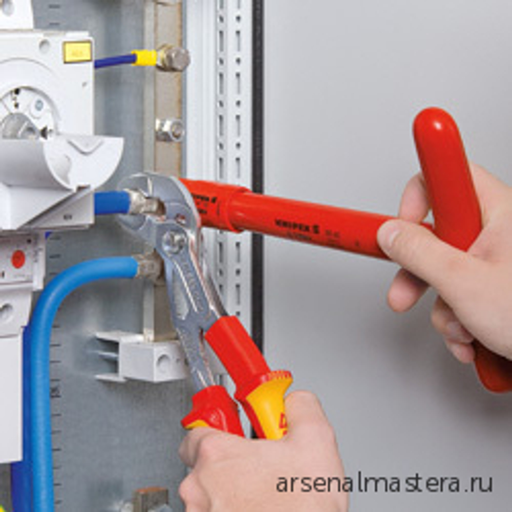 Ключ "КОБРА" высокотехнологичные сантехнические клещи переставные VDE COBRA 250 мм, зев 50 мм, хром, 2-комп диэлектрические ручки, 87 26 250, KNIPEX KN-8726250