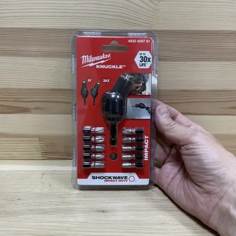 Новинка! Угловая насадка 0-30° Milwaukee Knuckle c набором бит 10 шт. GEN II для работы с дрелью, импульсным винтовертом, крутящий момент до 180 Нм 4932459781