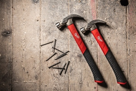 Молоток с рукояткой из стекловолокна Fiberglass Curved Claw Hammer 20 унций / 570 г Milwaukee 4932478658