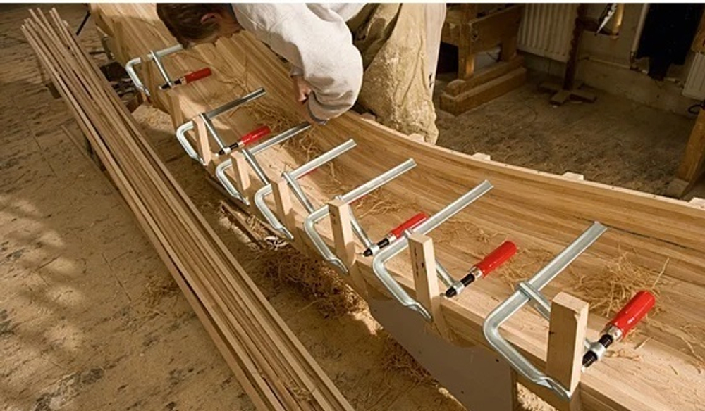 Новинка! Струбцина цельнометаллическая 300/140, 6 кН деревянная ручка BESSEY BE-GZ30