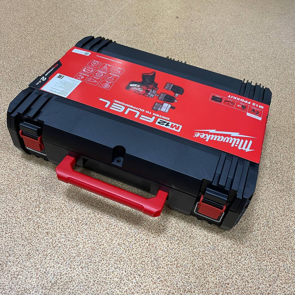 УДОБНЫЙ КОМПЛЕКТ ХИТ! В кейсе M12 FPDXKIT-202X: Субкомпактная ударная аккумуляторная дрель со съемным патроном с 2 шт Аккумуляторами M12 B2 2.0 Ач, Зарядное устройство C12 Milwaukee 4933464138