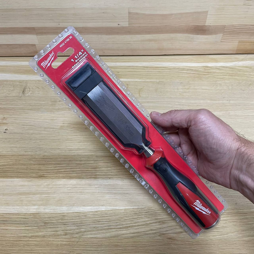 Новинка! Стамеска плоская 1 1/4" 32 мм Milwaukee 4932479896