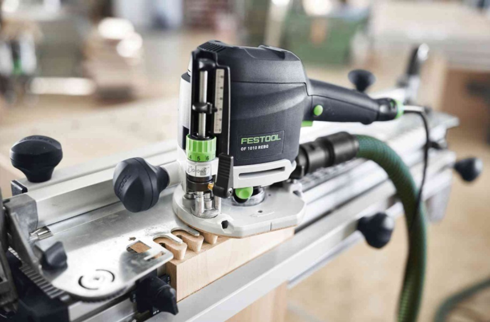 Комплект OF 1010 REBQ-Plus FESTOOL Вертикальный фрезер OF 1010, боковой упор, устройство для установки на шину - направляющую в систейнере Sys3 578005