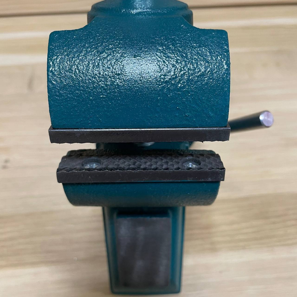 Тиски стальные настольные прецизионные на струбцине для точных работ Mini, ширина губок 65 мм, рабочий ход 90 мм KRAFTOOL 32713-75