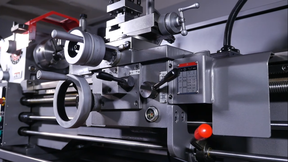 Новинка! Универсальный токарно - винторезный станок по металлу Jet GHB-1340A DRO с УЦИ 380В 1,5/2,8 кВт 50000710T