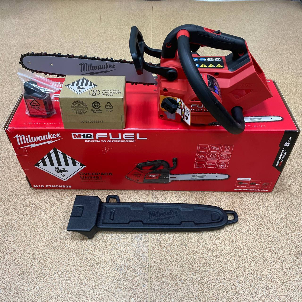 КОМПЛЕКТ M18 FUEL FTHCHS35-802: Аккумуляторная Цепная пила с верхней рукояткой 35 см FTHCHS35-0 с двумя Аккумуляторами HB8 8.0 Ач, Быстрозарядным устройством M12-18 FC Milwaukee 4933479589