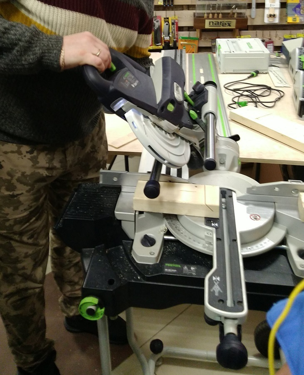 ХИТ! Торцовочная пила с протяжкой FESTOOL KS 120 REB KAPEX 575302
