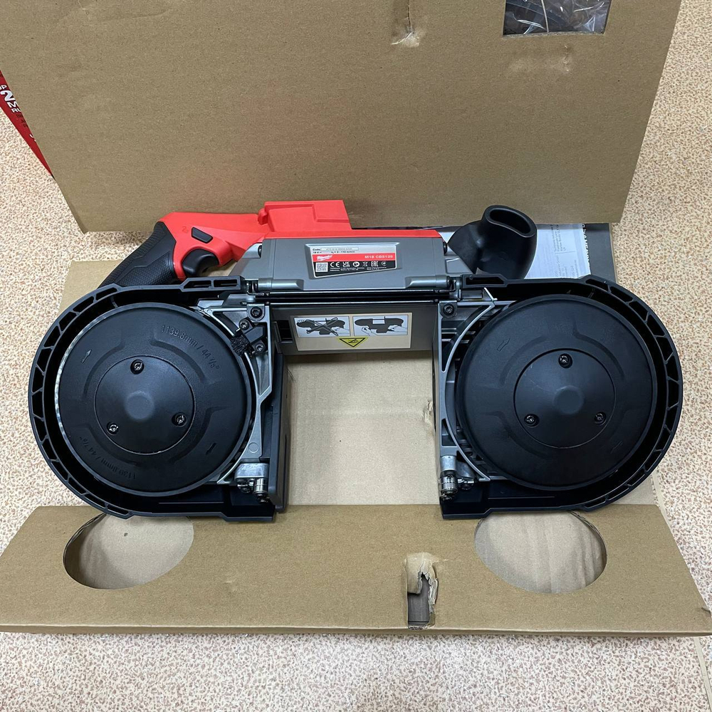 Легкий старт: Аккумуляторная ленточная пила по металлу M18 FUEL CBS125-0 Milwaukee 4933447150