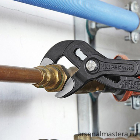 ХИТ! Клещи переставные COBRA 250 мм, зев 50 мм, фосфатированные, обливные ручки 87 01 250 KNIPEX KN-8701250