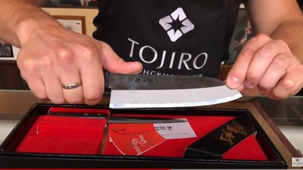 ХИТ! Набор Японских кухонных Ножей 2 шт, Сантоку длина лезвия 165 мм и Универсальный 135 мм, заточка 3000 FUJI CUTLERY Tojiro TJ-GIFTSET-A