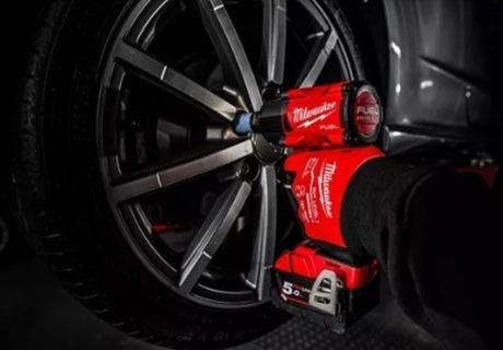 ХИТ! Легкий старт: Аккумуляторный импульсный гайковерт Milwaukee M18 FUEL FMTIW2F12-0X 4933478449