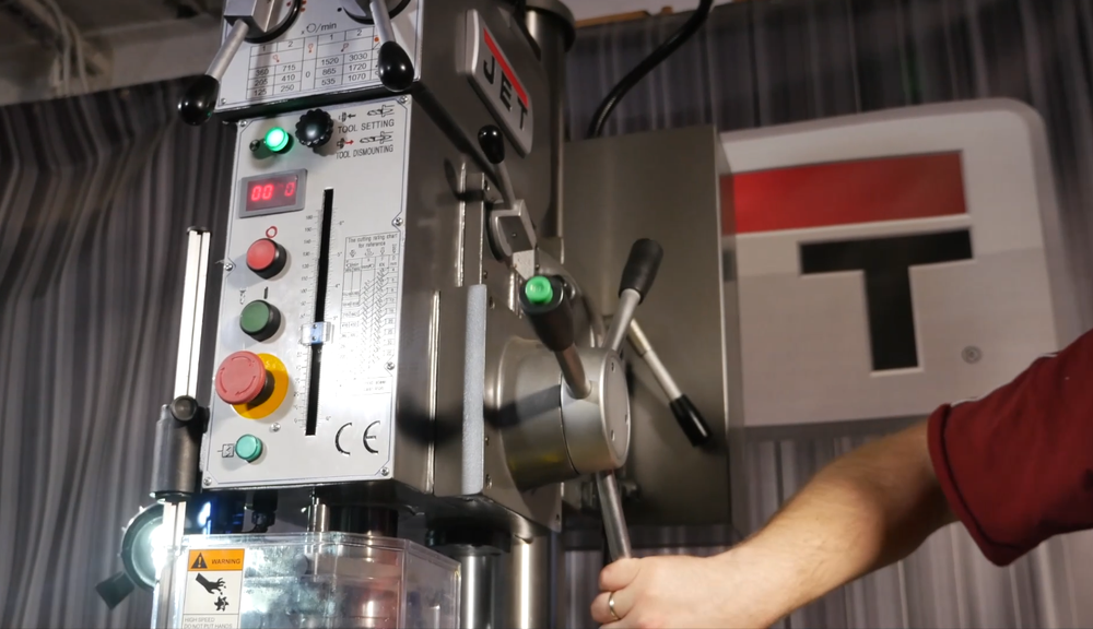 АКЦИЯ ЧЕРНАЯ ПЯТНИЦА! Редукторный сверлильный станок настольный с подставкой JET GHD-35PFA 1,2 кВт 380 В по металлу, Мах Ø35 мм, М22, с редуктором, погруженным в масло, сверлильные работы в условиях высокой загруженности 50000965T