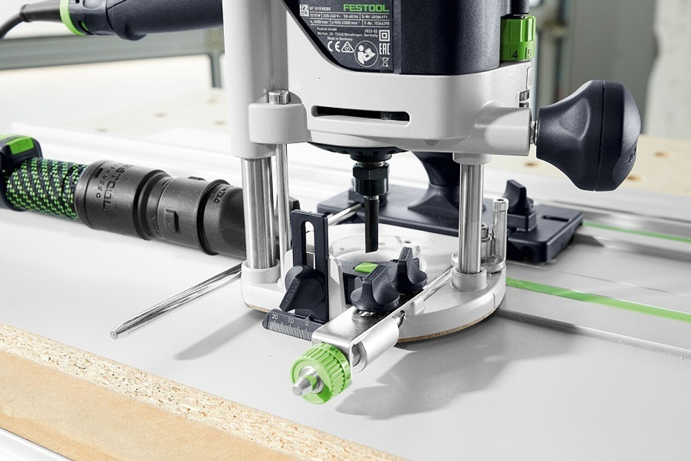 Комплект OF 1010 REBQ-Plus FESTOOL Вертикальный фрезер OF 1010, боковой упор, устройство для установки на шину - направляющую в систейнере Sys3 578005