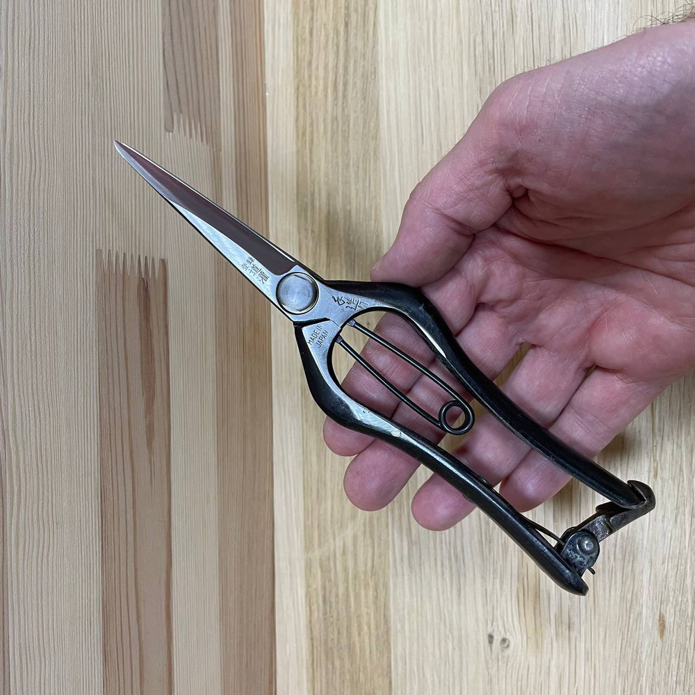 Японский секатор Dokan с длинными лезвиями, 70 мм / 210 мм для работы одной рукой, обрезки цветов, травы и рассады М00021070