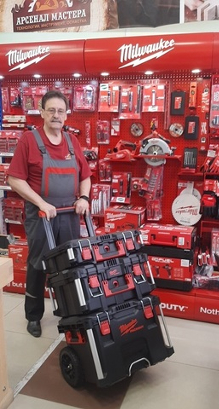 Набор 3 кейсов Milwaukee PACKOUT: Ящик на колесах + Большой ящик + Кейс 4932464244