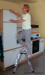 Двухсторонняя складная подставка Krause ROLLY ступенек 2х3 с роликами алюминий 130068