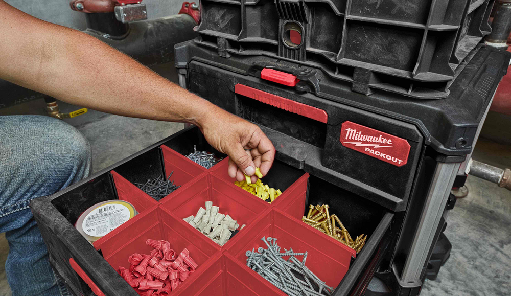 Новинка! Ящик с 3 - мя выдвижными отсеками 3 Drawer Tool Box PACKOUT Milwaukee 4932472130