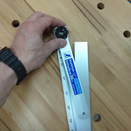 ХИТ! Малка c угломером 300 мм для замеров, переноса размеров, разметки, как направляющая дисковые пилы, лобзики 62660 Shinwa М00007792